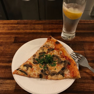 アンチョビマッシュルーム(yama pizza)