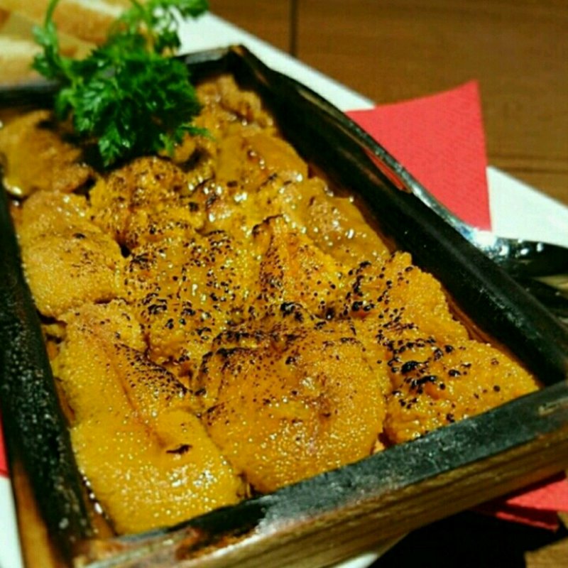 箱ウニのブルスケッタ(SUI de vin （スイ ドゥ ヴァン）)