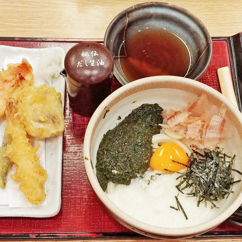 あかもくねばとろうどん 天ぷら添え(自家製麺 杵屋 池袋サンシャインアルパ店)