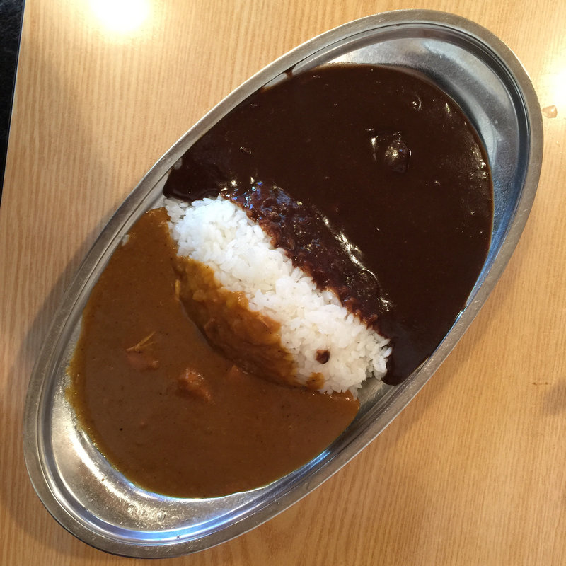 ビーフ（中辛）＆チキン（辛口）(カレーの店スパイス)