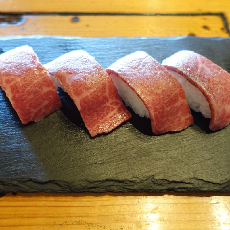 特選牛にぎり 4貫(石垣屋 )