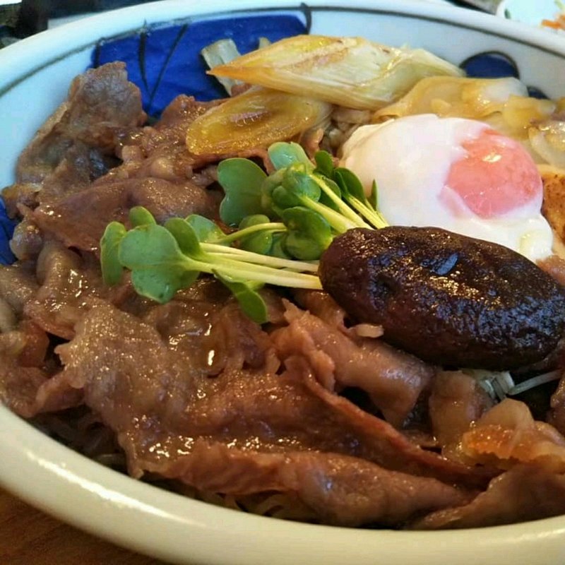すき焼き丼(ちんや )