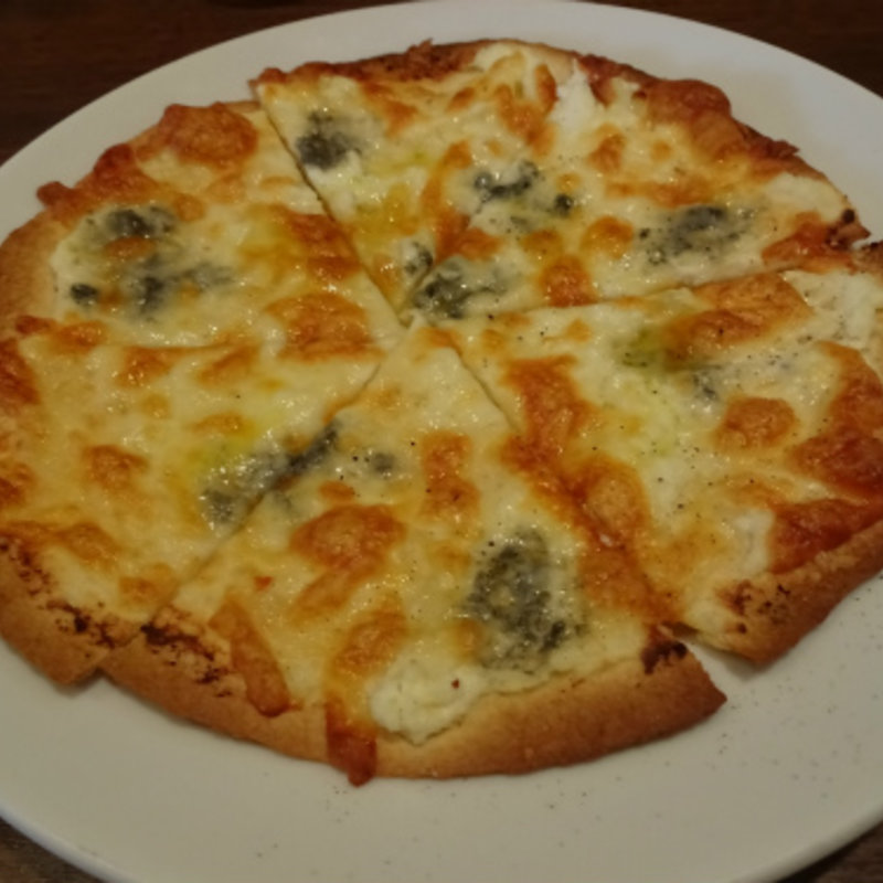 4種のチーズピッツァ(ハージーズ )