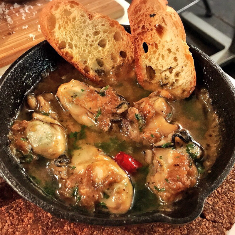 牡蠣のアヒージョ(れもんや)