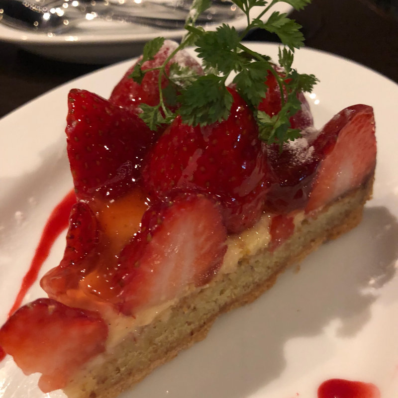 季節のフルーツタルト(371 BAR )