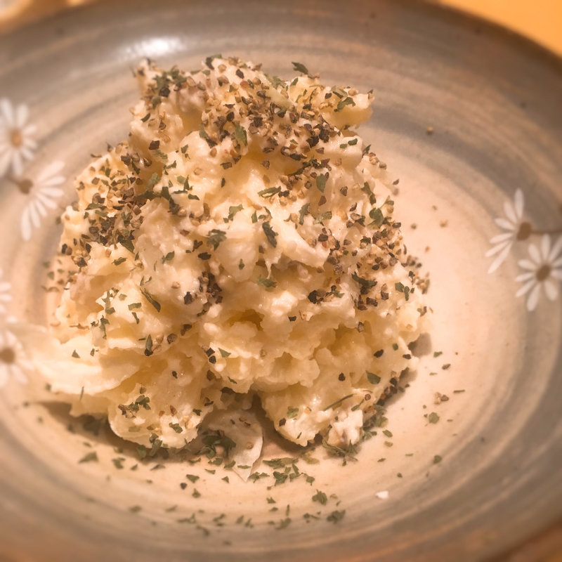 ばあちゃん直伝のポテサラ(手打蕎麦 ごとう)