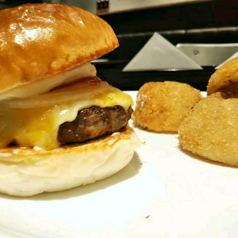 オーナーダグのおすすめセット(ダグズ・バーガー 博多駅店)