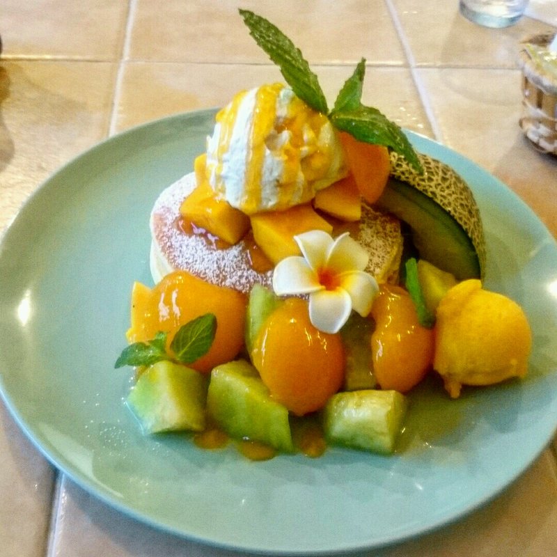 アプリコットマンゴーメロンパンケーキ(カフェシュシュ)