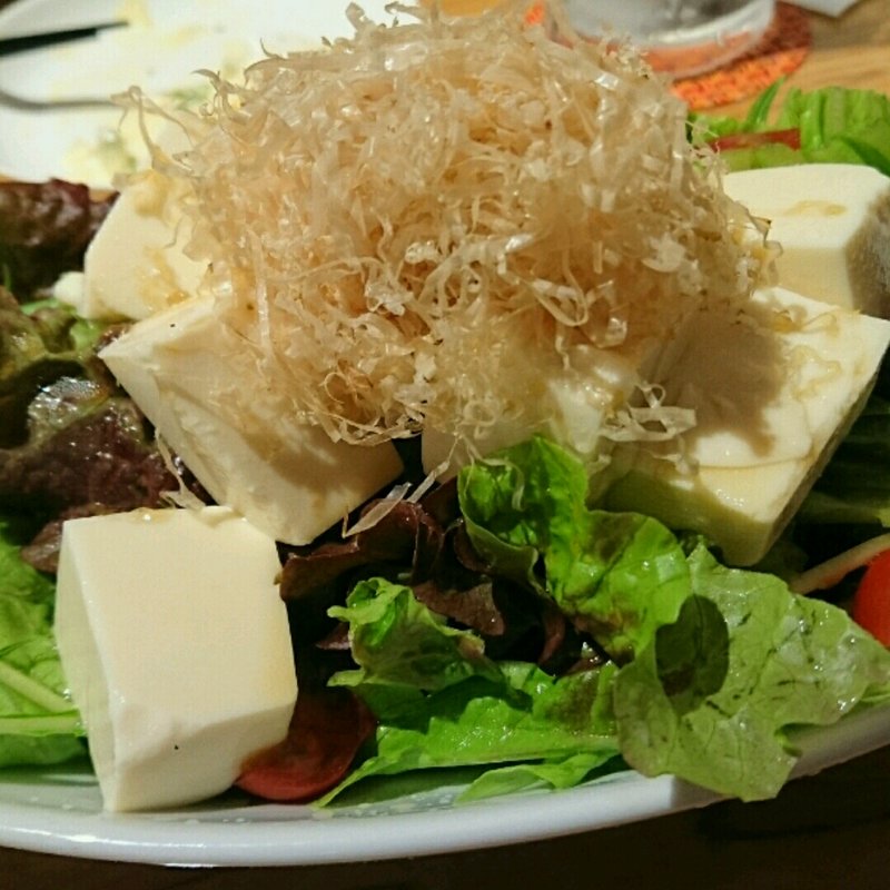 豆腐サラダ(うどん居酒屋 江戸堀)