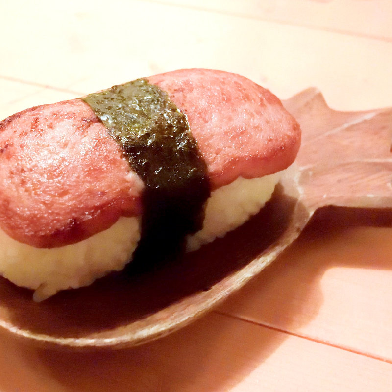 スパムおにぎり(メネフネ （Menehune）)