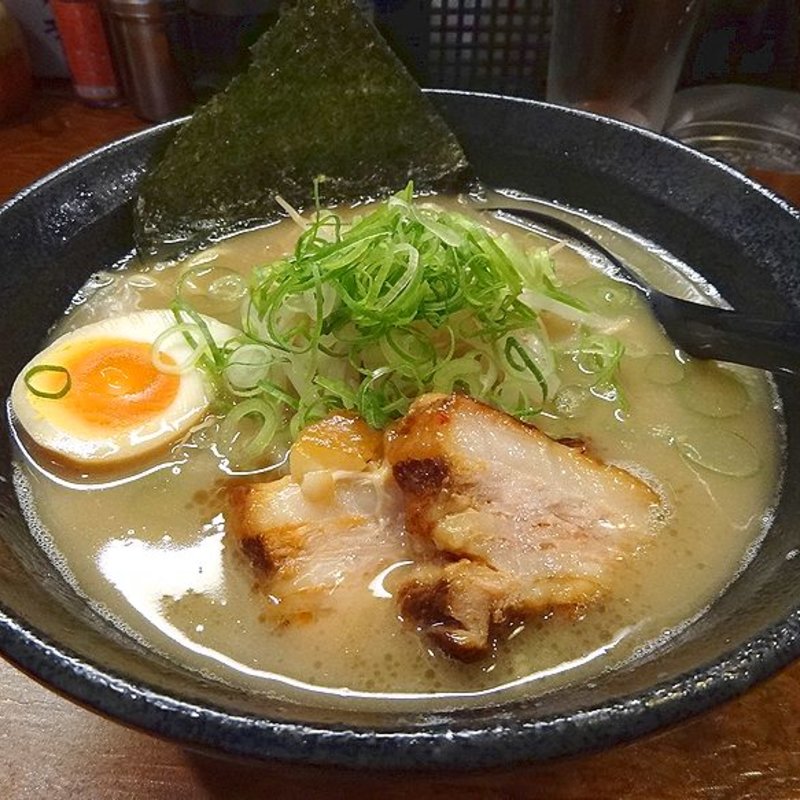 豚骨醤油らーめん(麺処 聖蘭)