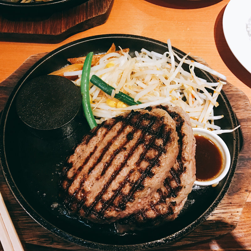 ハンバーグ 300g(肉食堂・優)