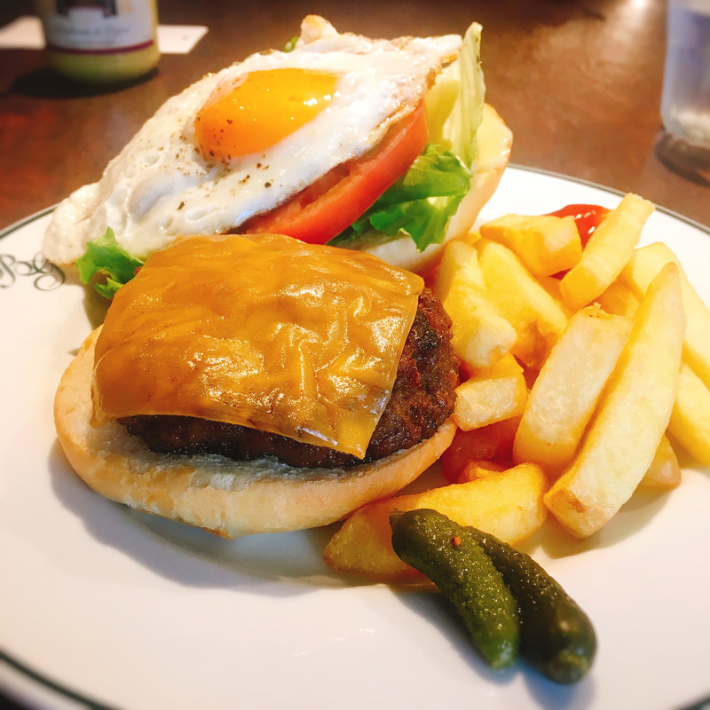 短角牛のチーズハンバーガー(フレンチレストラン Brasserie Gyoran（ブラッスリーギョラン）八丁堀)