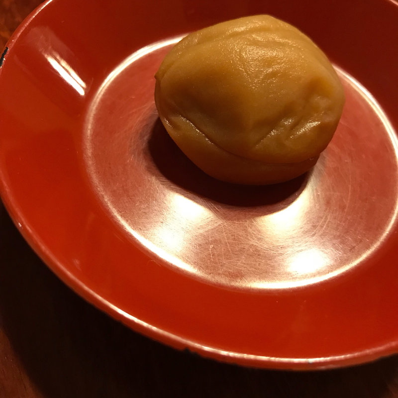 箸休めの梅干(竹邑庵太郎敦盛 （ちくゆうあんたろうあつもり）)