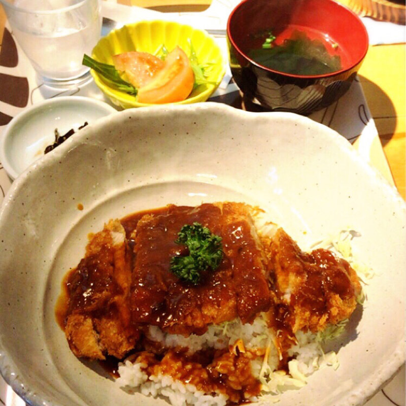 デミグラスソースカツ丼(ギャラリー杏 )