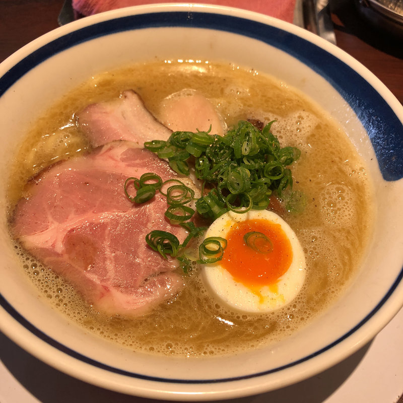 ホワイト中川(This is 中川 (これはなかがわです。))