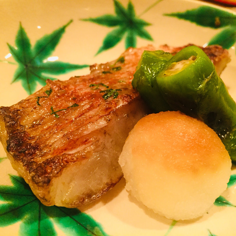 八幡浜産、焼物（白川（白甘鯛） 木の芽焼、獅子唐焼浸し）(料理 澤)