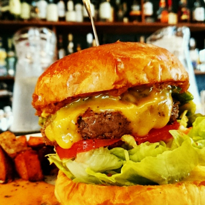 ハンバーガー(THE CORNER Hamburger & Saloon)