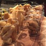 殻付きアーモンド(Bar&Tapas Celona)