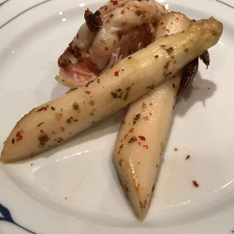 ホワイトアスパラガスとオマール海老のソテー(スポンタネ )