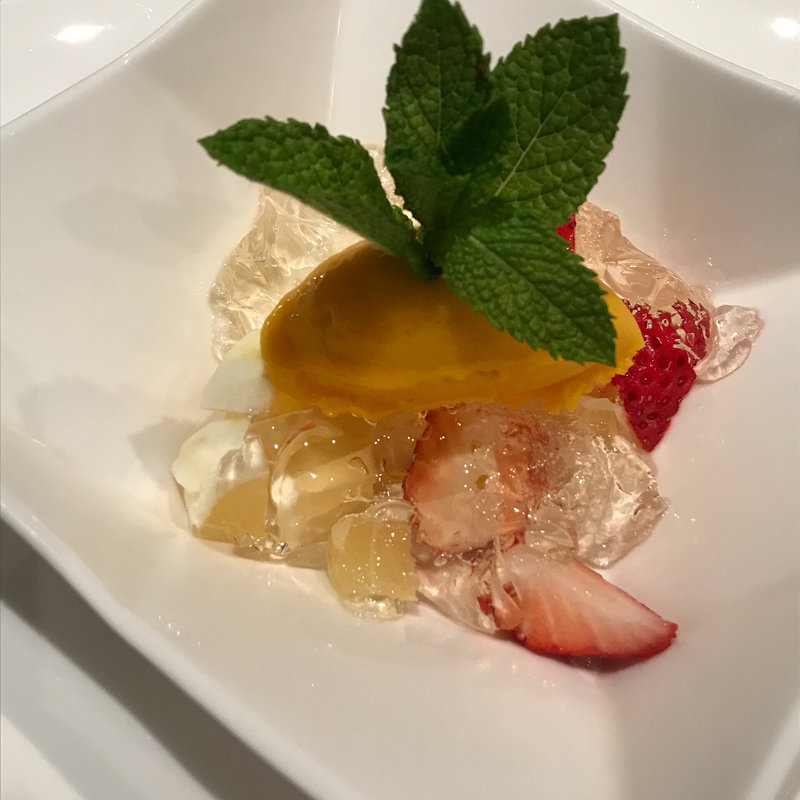 マンゴージェラートとフルーツ シャンパンゼリー掛け(スポンタネ )