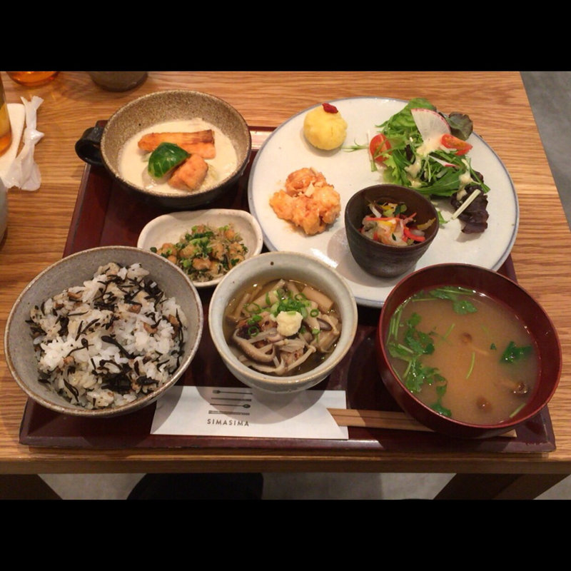 シマシマ定食(SIMA SIMA)