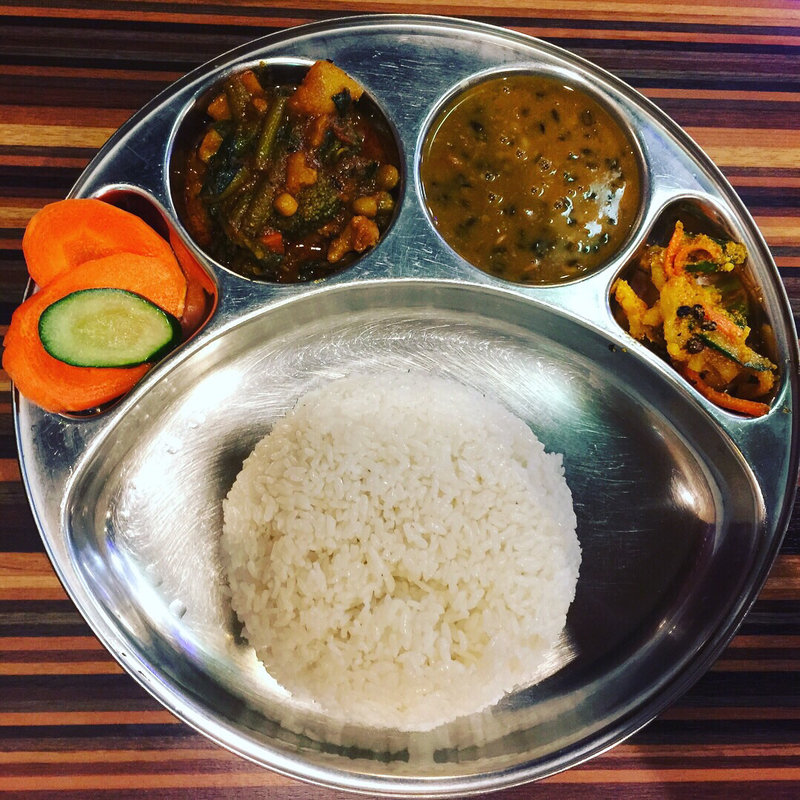 ダルバートセット(ネワーダイニング)