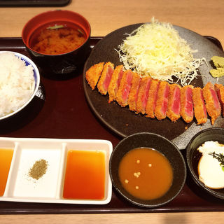 牛ロースカツ京とろろ膳(牛カツ京都勝牛 渋谷道玄坂店)