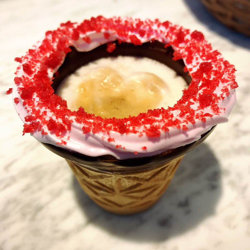 コーンショット+カフェラテ(エニウェア・ドア 原宿店)