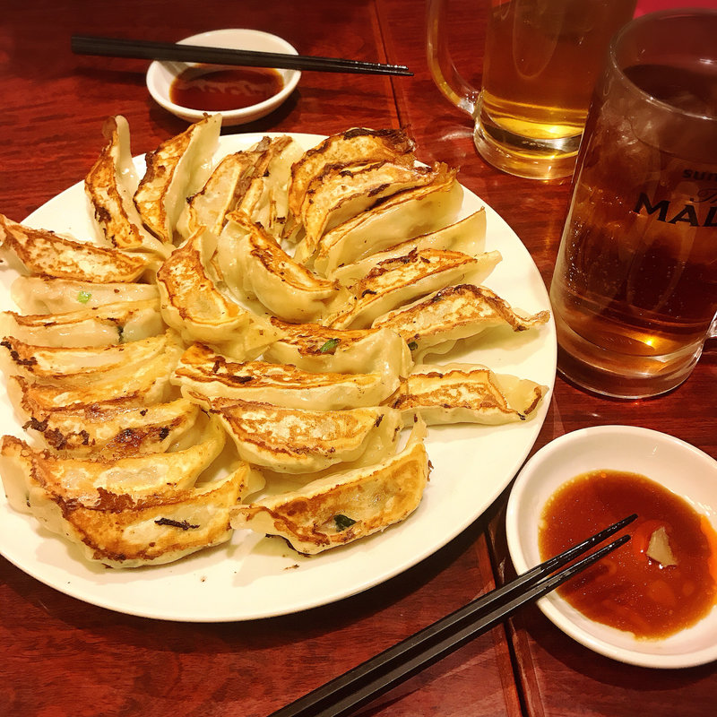 極大輪餃子(餃子の安亭 新宿思い出横丁店)