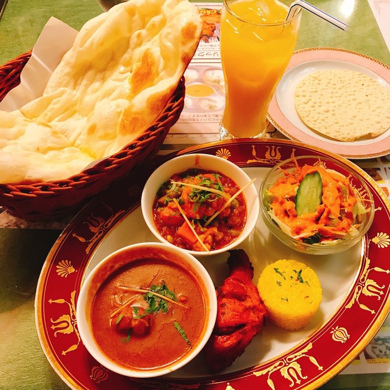 チキンカレーセット(ＮＡＩＮＡ)