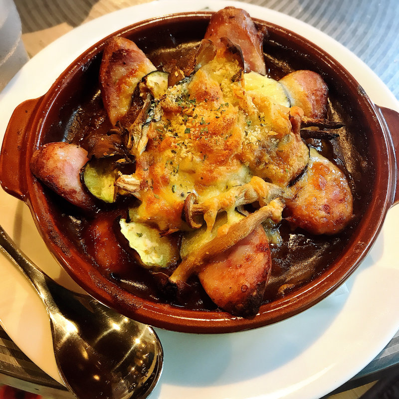 焼きチーズソーセージエッグカレー(メリーゴーラウンドカフェ )