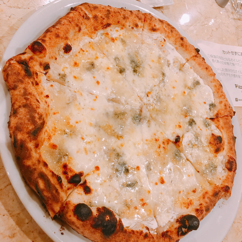 クアトロフオルマッジ(ピッツェリア ダ ティグレ)