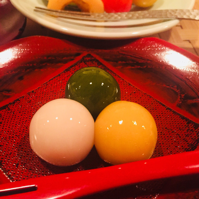 三色餡子玉 w水菓子（山形産佐藤錦、静岡産マスクメロン、愛知産食用鬼灯、長崎産茂木枇杷）(料理 澤)