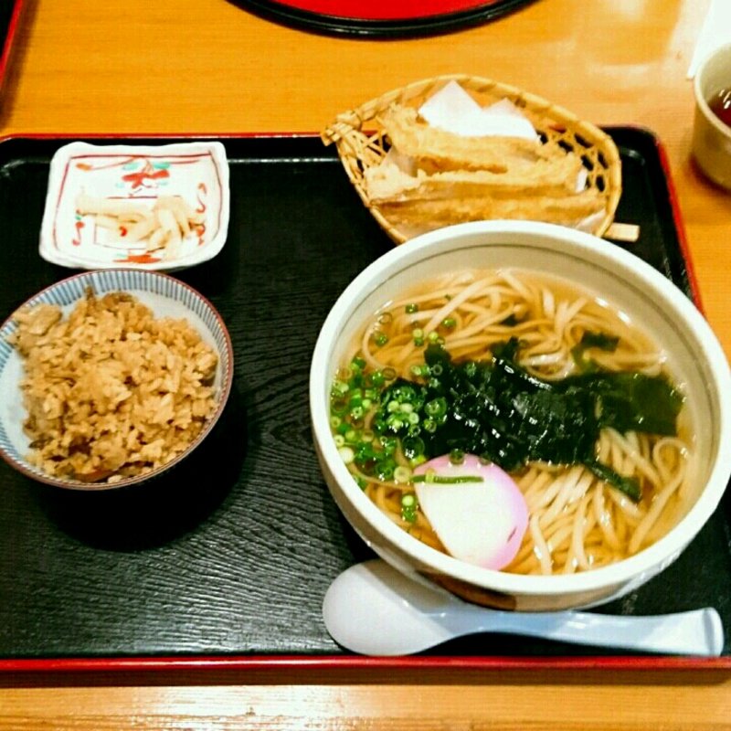 かしわごぼうセット(能古うどん 長尾本店)