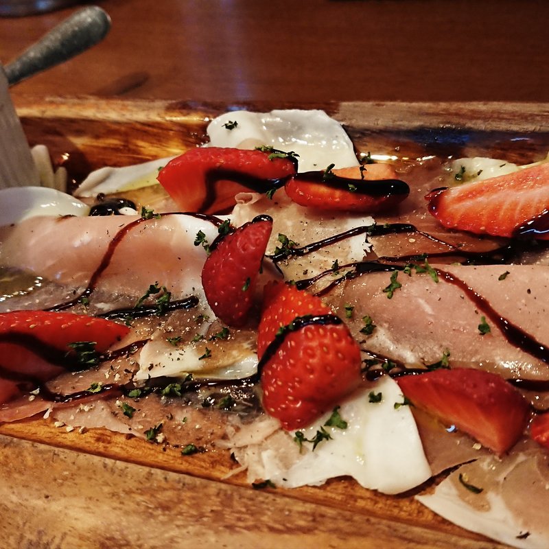 苺とクリームチーズと生ハム(ピエーノ （PIENO）)