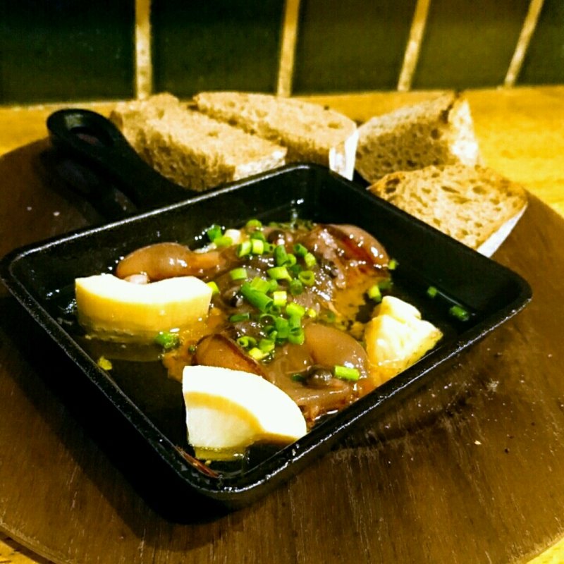 ホタルイカと筍のアヒージョ(ニューコマツ)