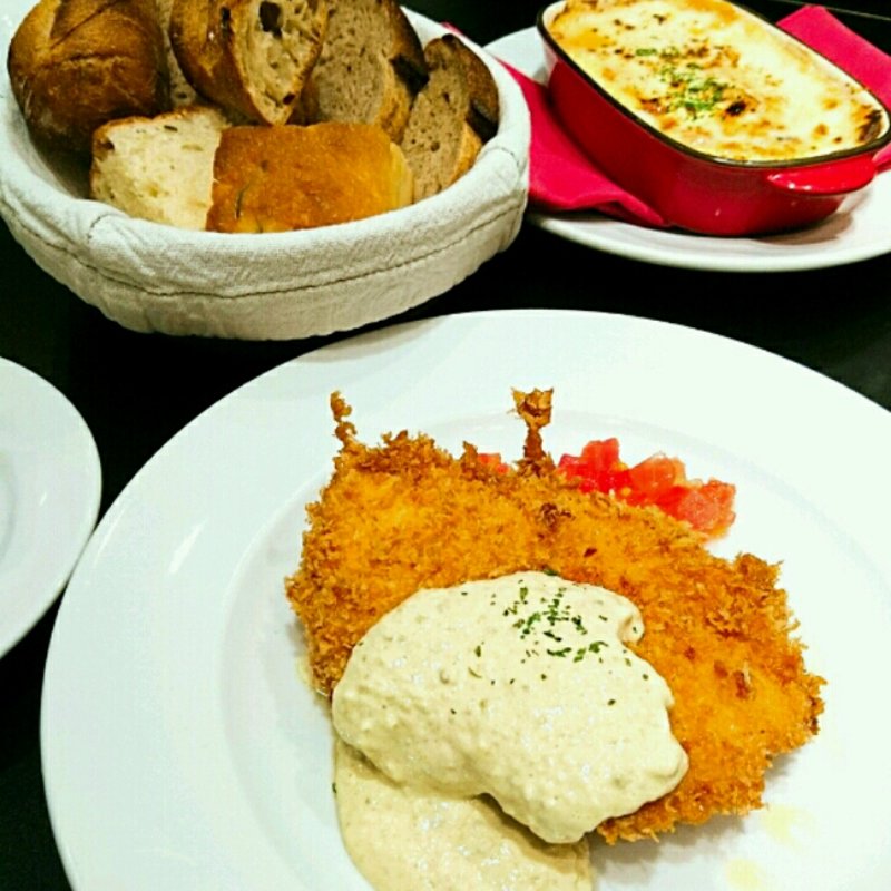 鶏胸肉のチキンカツレツ タルタルソース(ザ シティ ベーカリー 天神ソラリアプラザ)