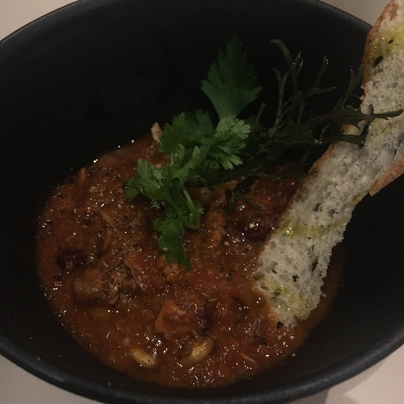 くらかけ豆とトリッパのトマト煮込み(カフェレストラン ベルツ 三田)