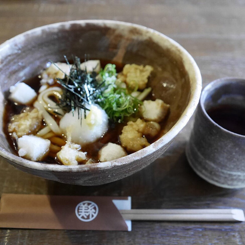 小海老と揚げ餅のぶっかけおうどん(UDONZIN 美糸)