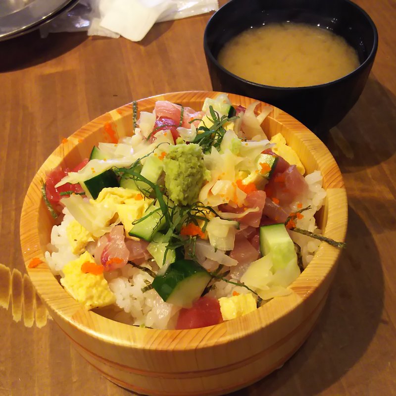 桶盛りチラシ寿司(魚問屋 魚政宗 川崎分店)