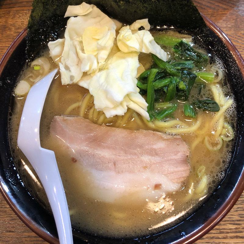 豚骨醤油らあめん　中(らあめん寸八 （ずんぱち）)