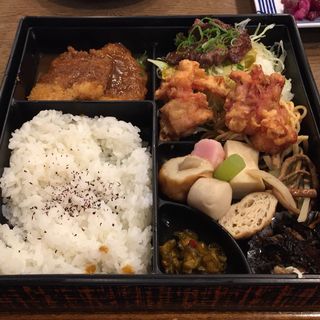 日替わり洋食弁当(ロイン フラワーロード店)