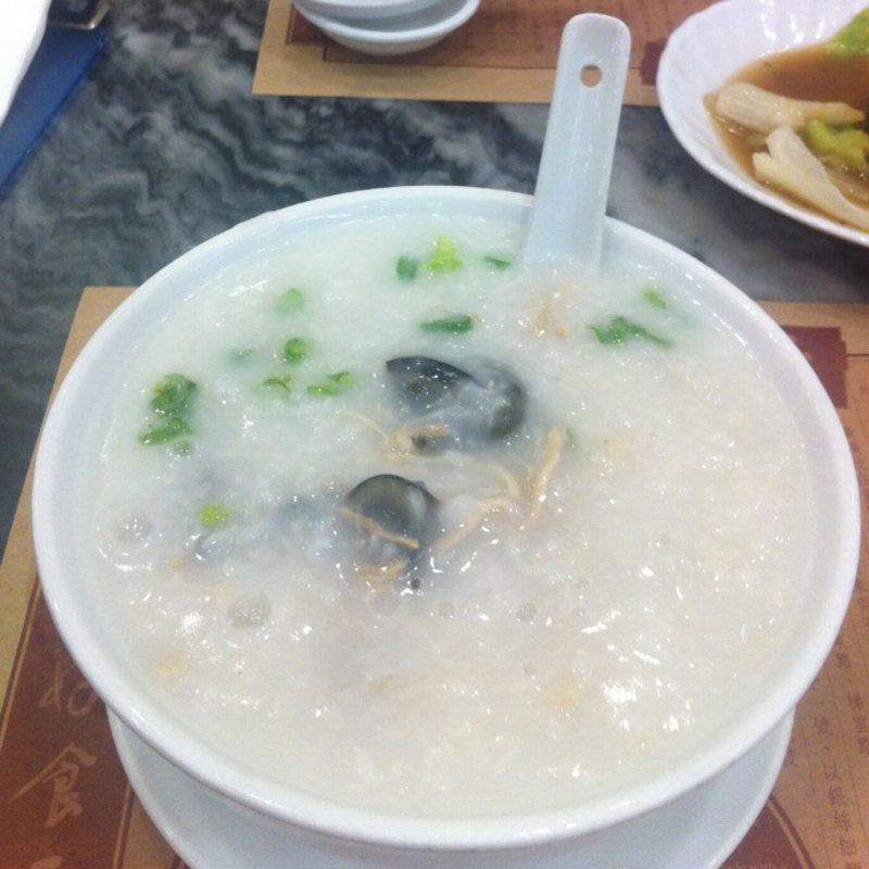 皮蛋痩肉粥(WongChiKee （黄枝記）)