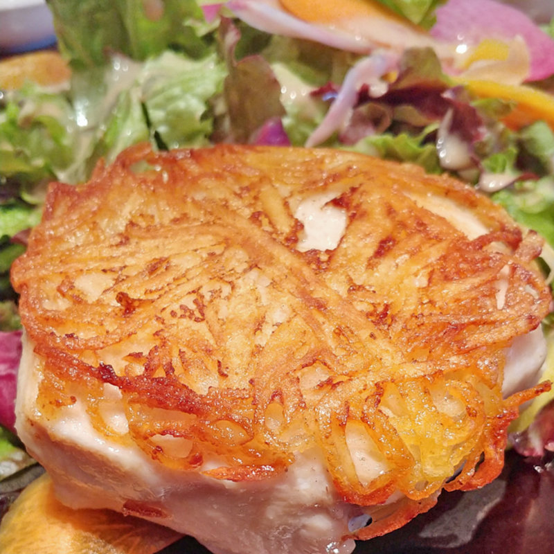 みちのく清流鶏の柔らかロースト～バルサミコ風味の赤ワインソース～(ル・プティ・マルシェ)