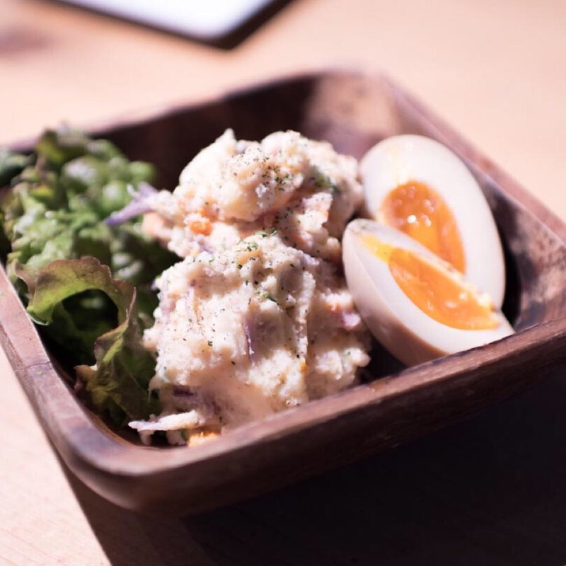 半熟煮卵ポテトサラダ(洋風食堂 サンサーラ)