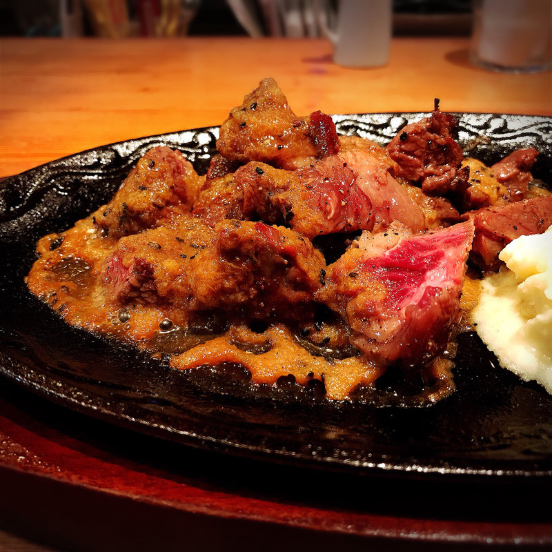 特製サイコロステーキ150g(M.E.S. Cafe & Bar)