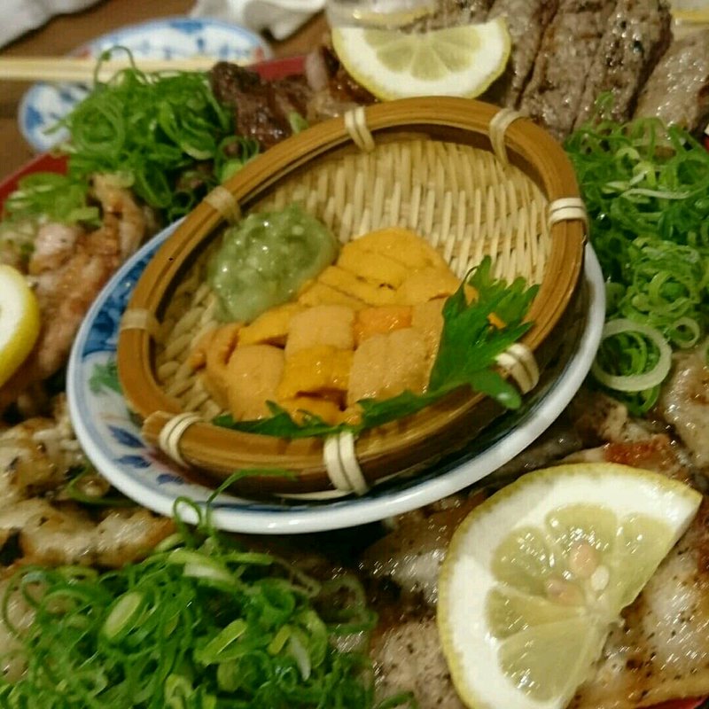 肉の徳田盛り(メガサイズ)(徳田酒店 ルクアバルチカ店)