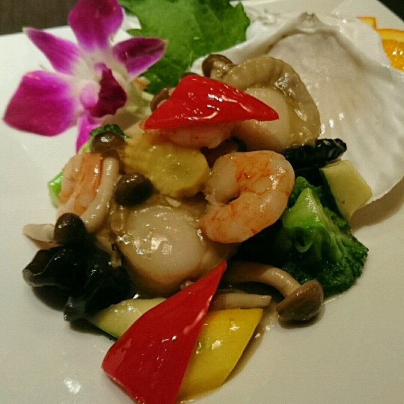 海老とホタテの柚子胡椒炒め(廣東料理民生 ヒルトンプラザ ウエスト店)