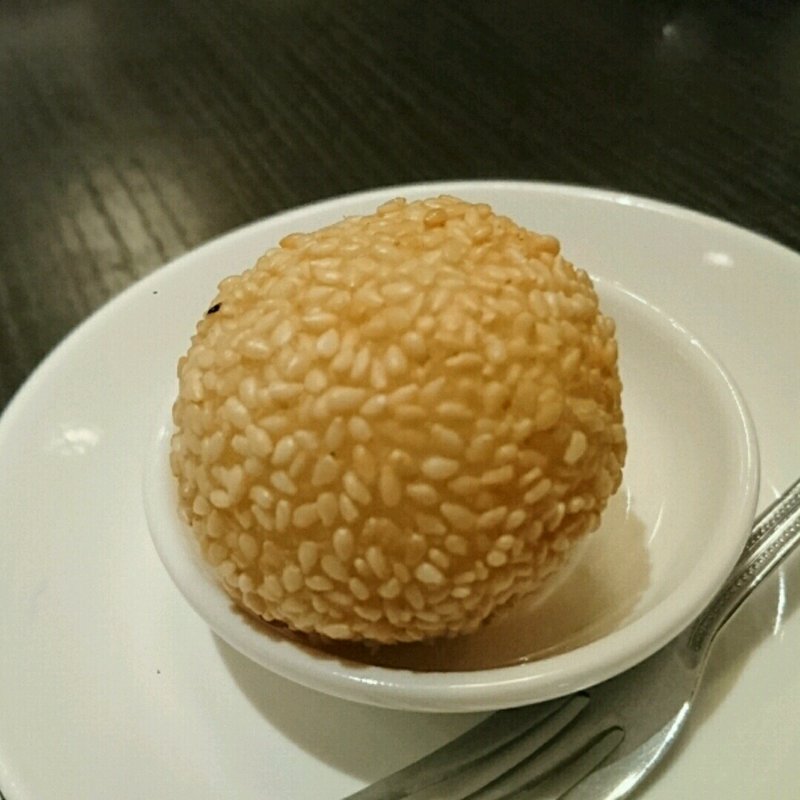 ごま団子(廣東料理民生 ヒルトンプラザ ウエスト店)